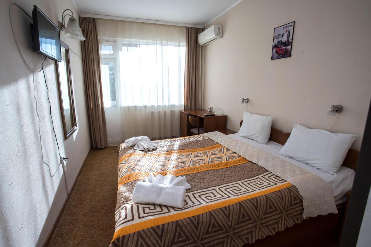 Park Hotel Ivailo Veliko Turnovo Bagian luar foto