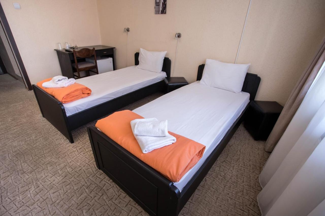 Park Hotel Ivailo Veliko Turnovo Bagian luar foto