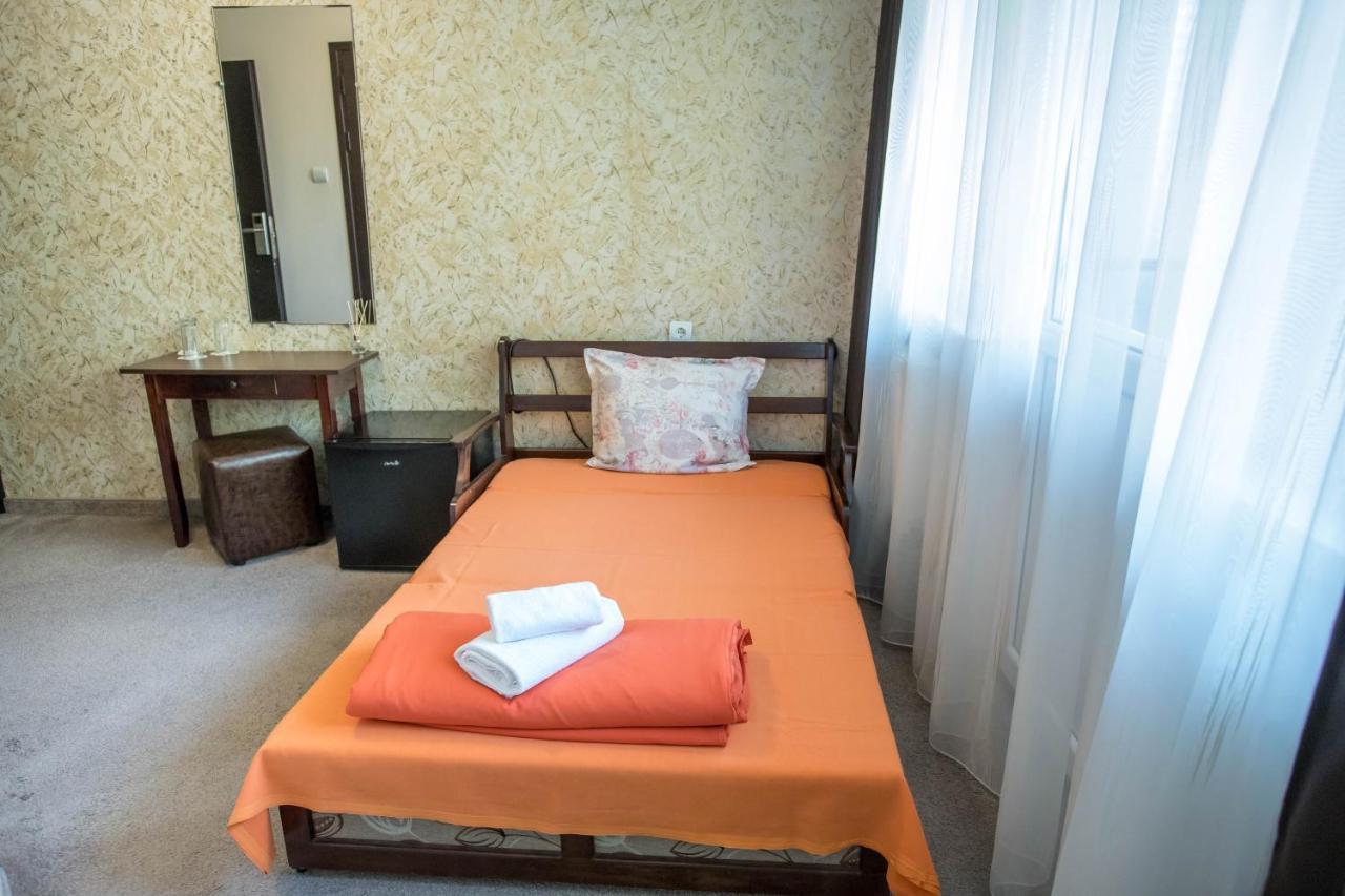 Park Hotel Ivailo Veliko Turnovo Bagian luar foto