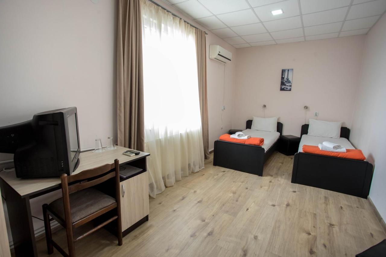 Park Hotel Ivailo Veliko Turnovo Bagian luar foto