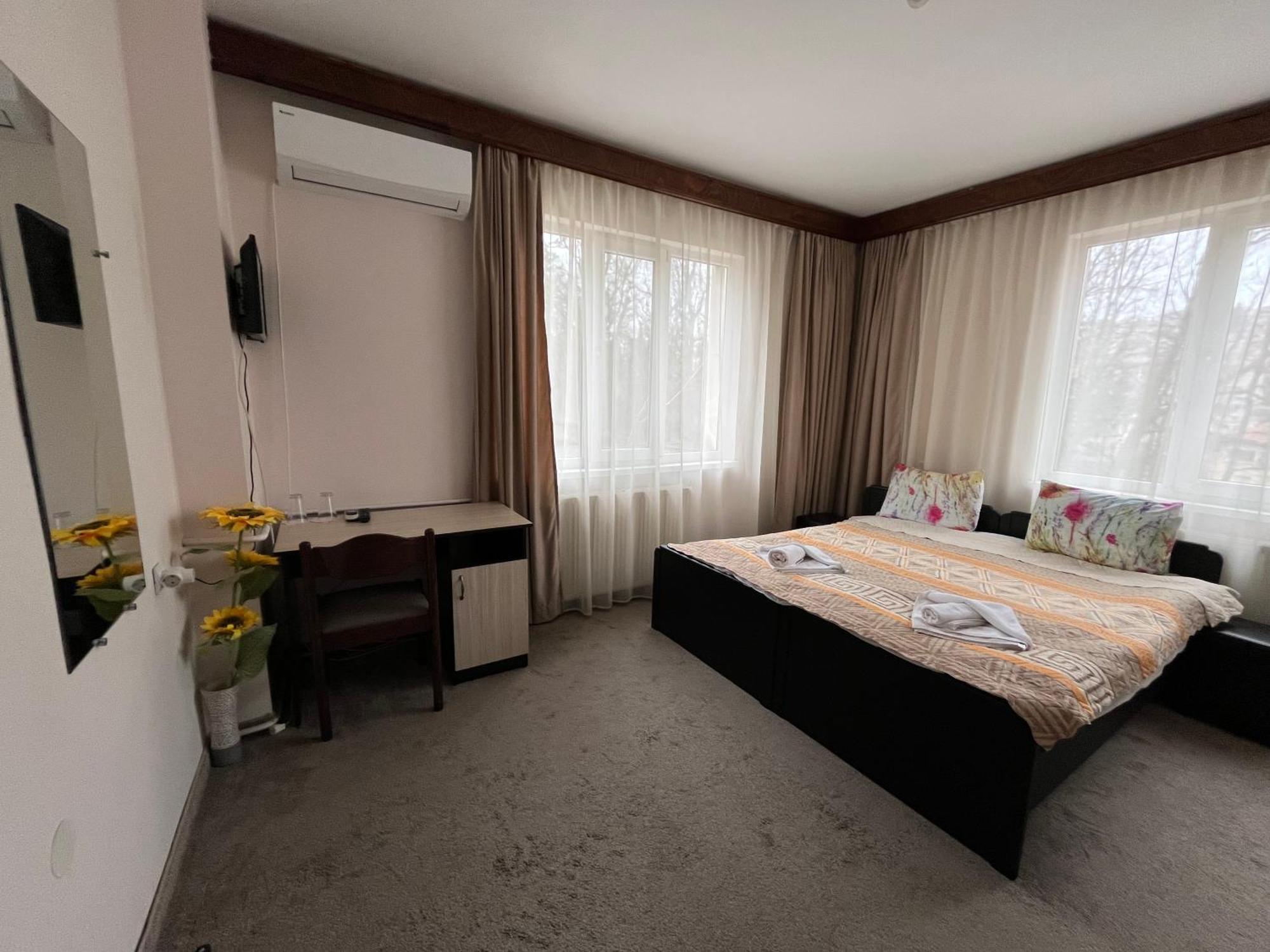 Park Hotel Ivailo Veliko Turnovo Bagian luar foto